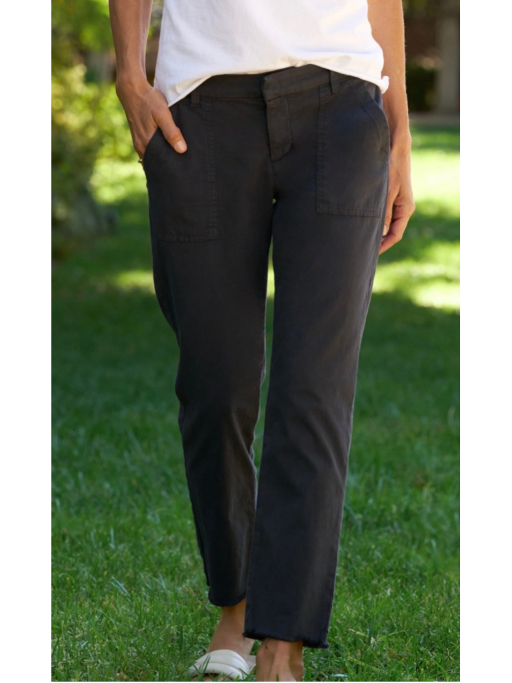 Frank & Eileen Blackrock Utility Pant Washed Black Italian Peached Twill Size 10